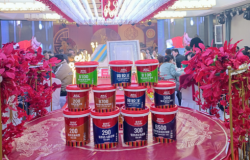 如何挑选物美价廉的瓷砖背胶？强渗透膏状背胶推荐