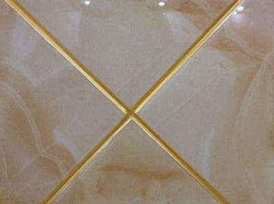 美缝剂弄到手上如何处理?别慌,有方法!