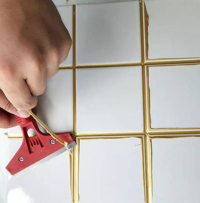 美缝剂弄到手上如何处理?别慌,有方法!