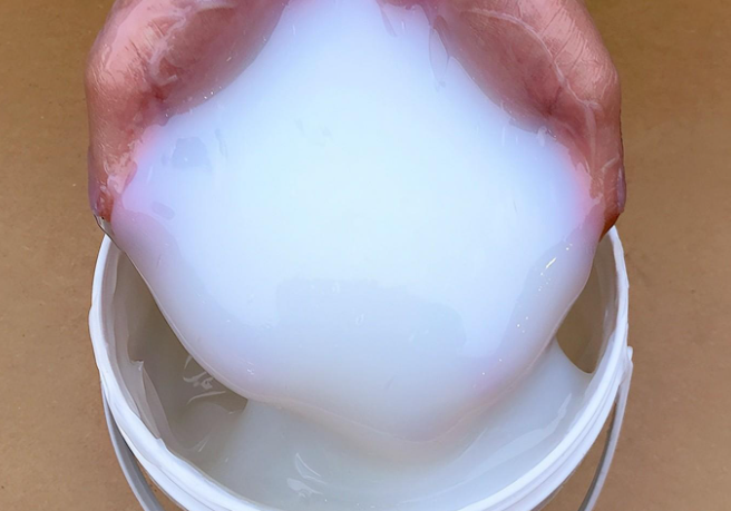 外墙透明防水胶多少钱一桶呢？外墙透明防水胶价格